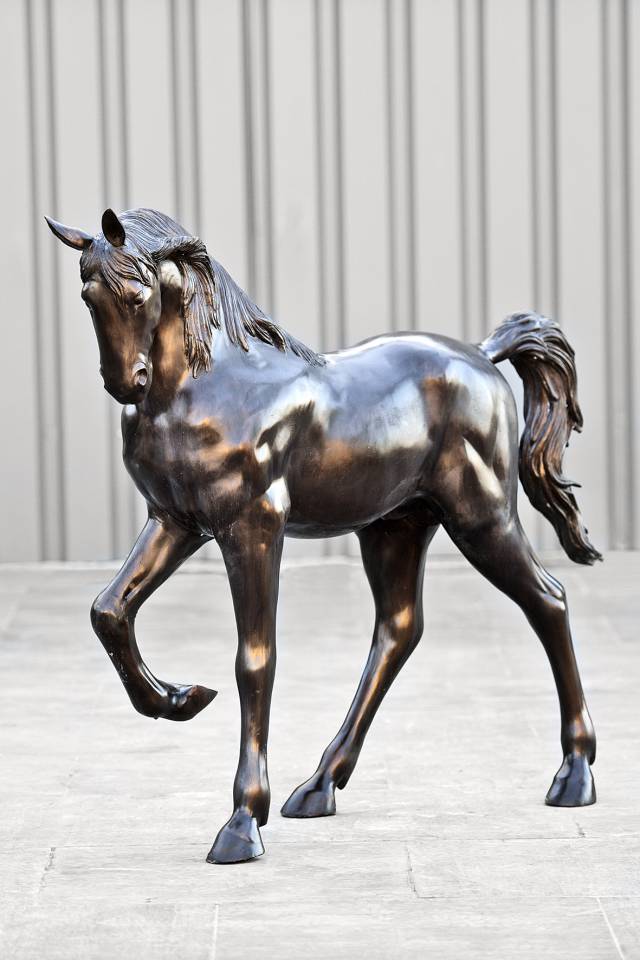 Bronzen beeld- dieren- paard rechts kijkend | Loosveldt